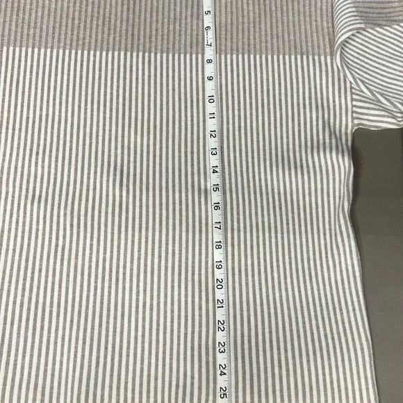 Rachel Zoe taupe/khaki/white striped mock neck sweater, size 2x - Picture 4 of 7